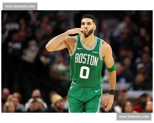 热火鏖战凯尔特人东部豪强正面对决点燃季后赛之夜激情碰撞巅峰较量